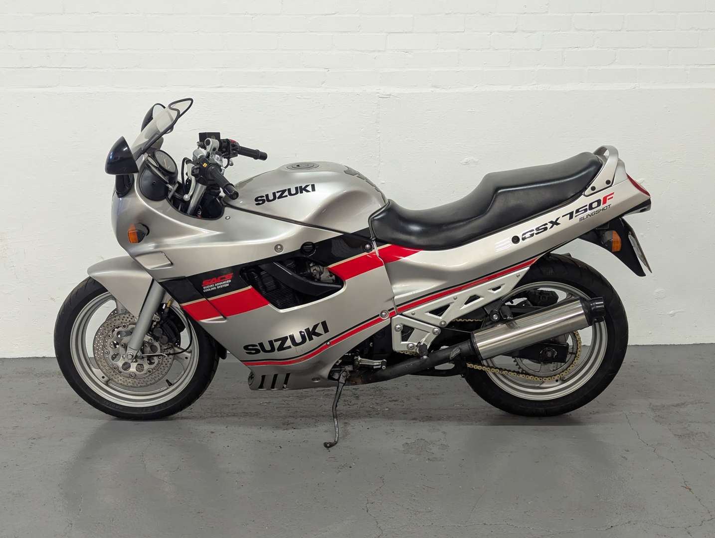 <p>1990 SUZUKI GSX 750F SLINGSHOT</p>