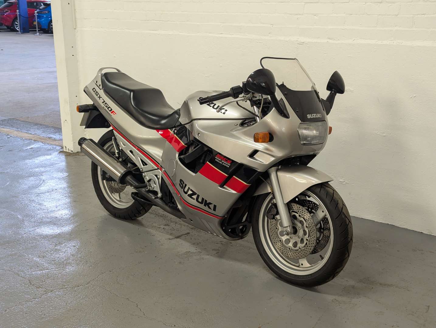 <p>1990 SUZUKI GSX 750F SLINGSHOT</p>