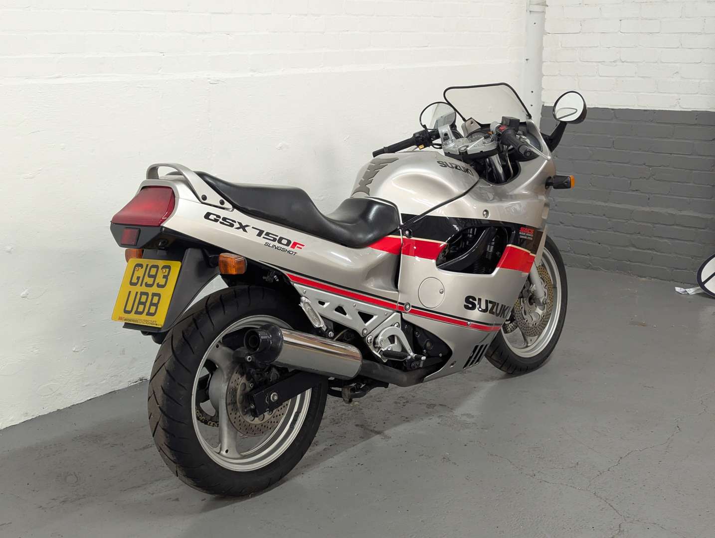 <p>1990 SUZUKI GSX 750F SLINGSHOT</p>