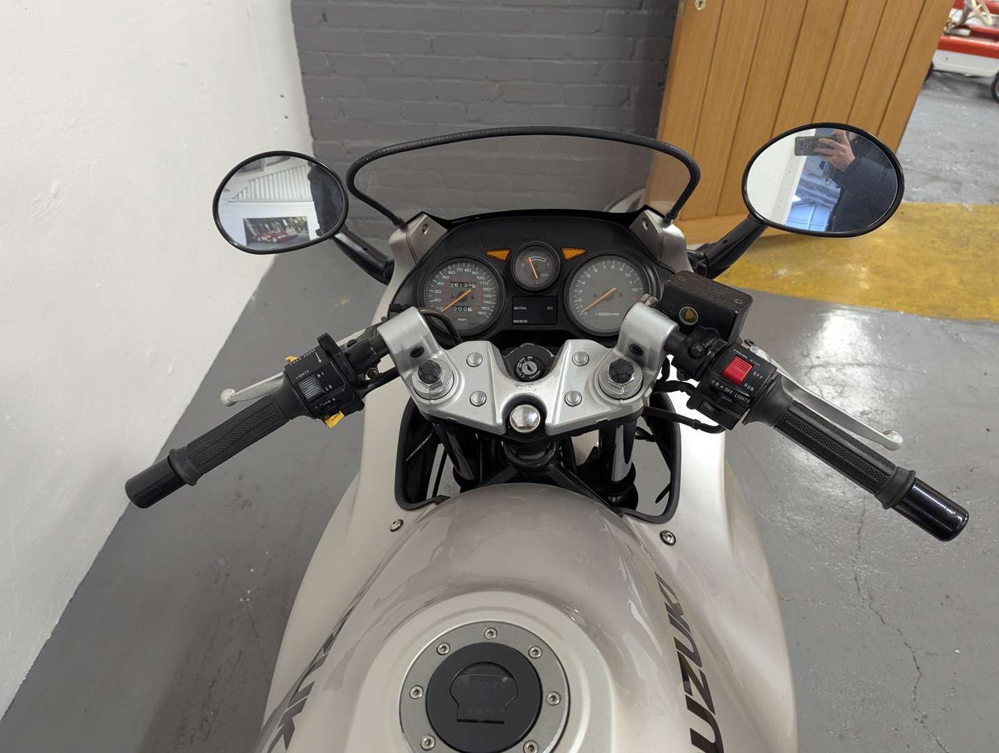 <p>1990 SUZUKI GSX 750F SLINGSHOT</p>