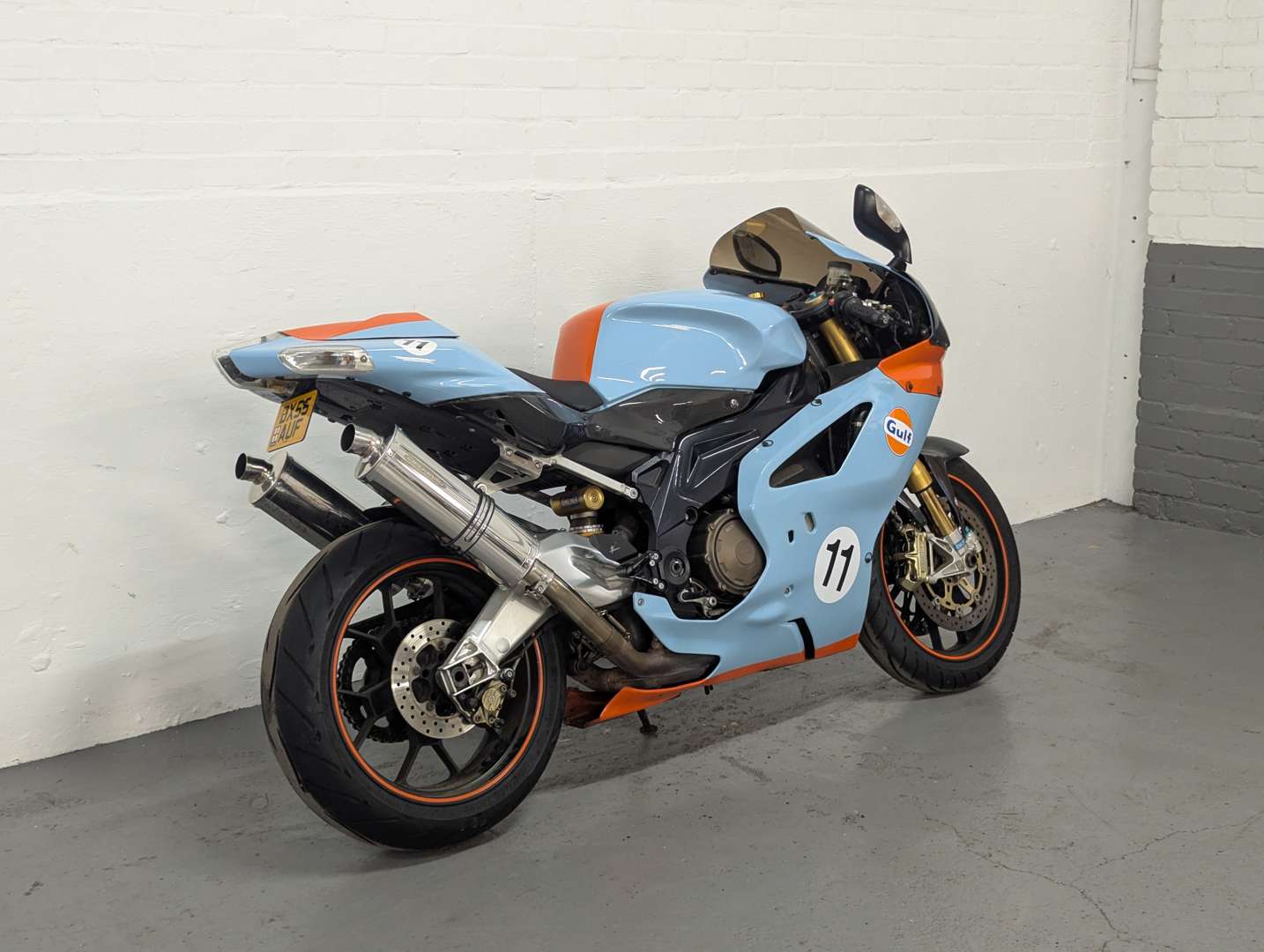 <p>2005 APRILIA RSV MILLE R FACTORY</p>