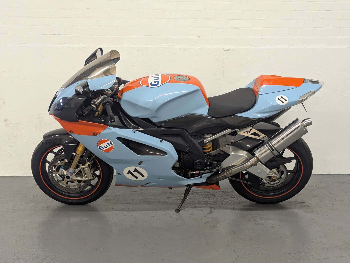 <p>2005 APRILIA RSV MILLE R FACTORY</p>