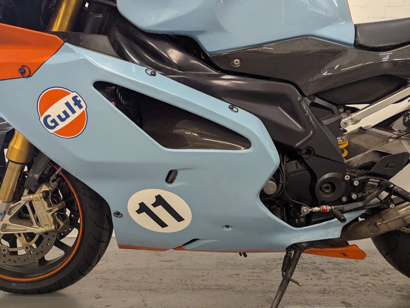<p>2005 APRILIA RSV MILLE R FACTORY</p>