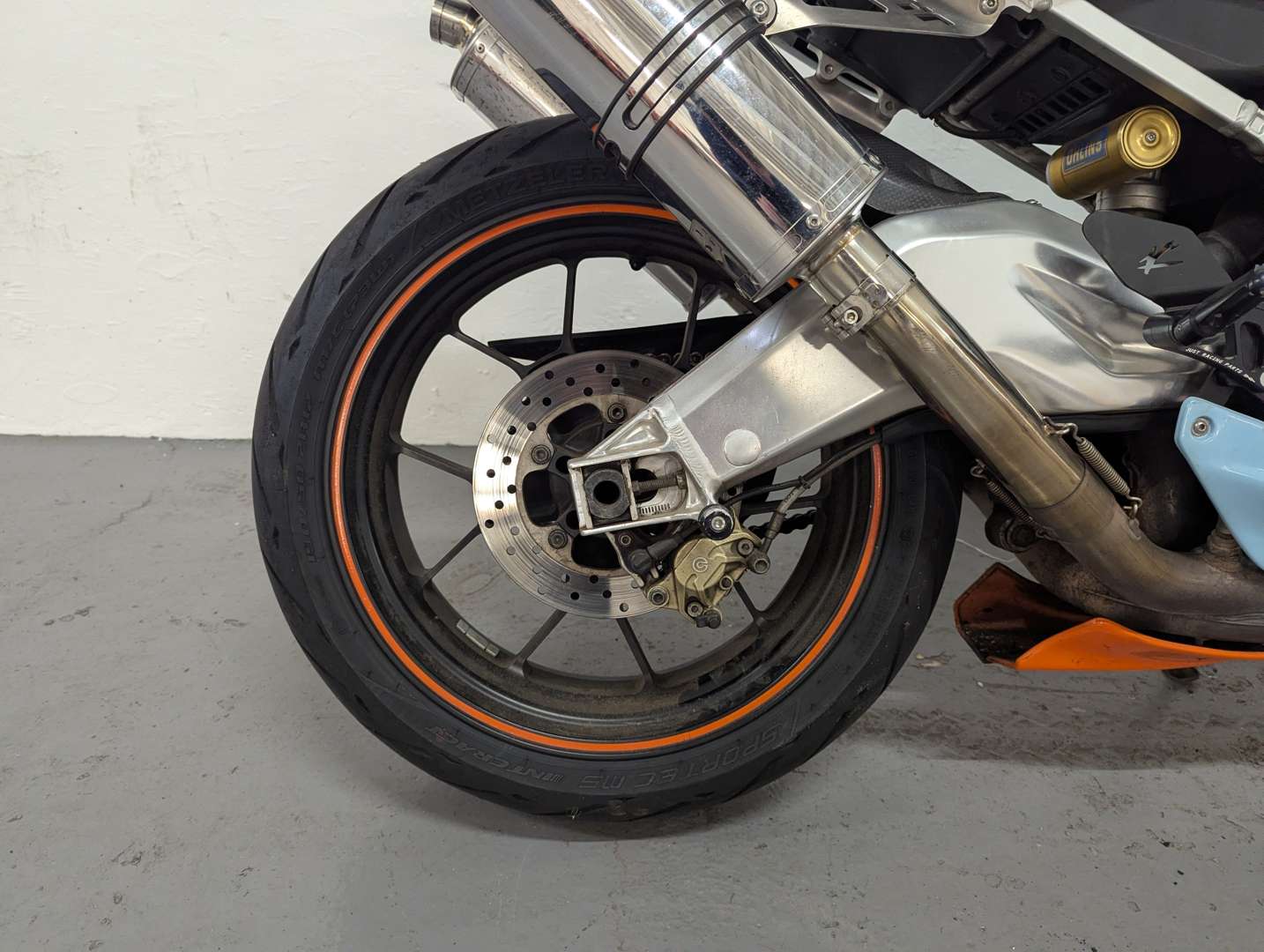 <p>2005 APRILIA RSV MILLE R FACTORY</p>