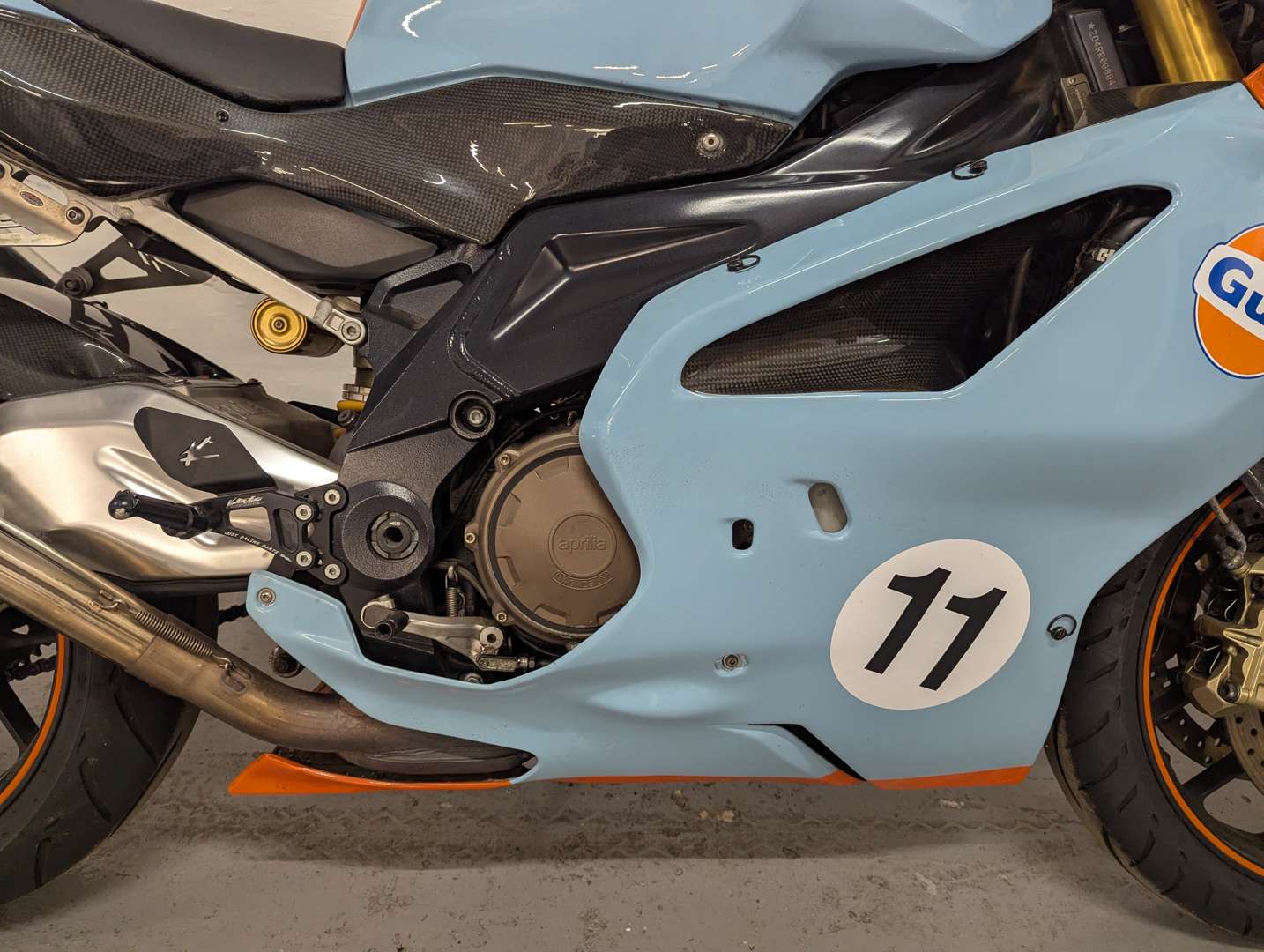 <p>2005 APRILIA RSV MILLE R FACTORY</p>