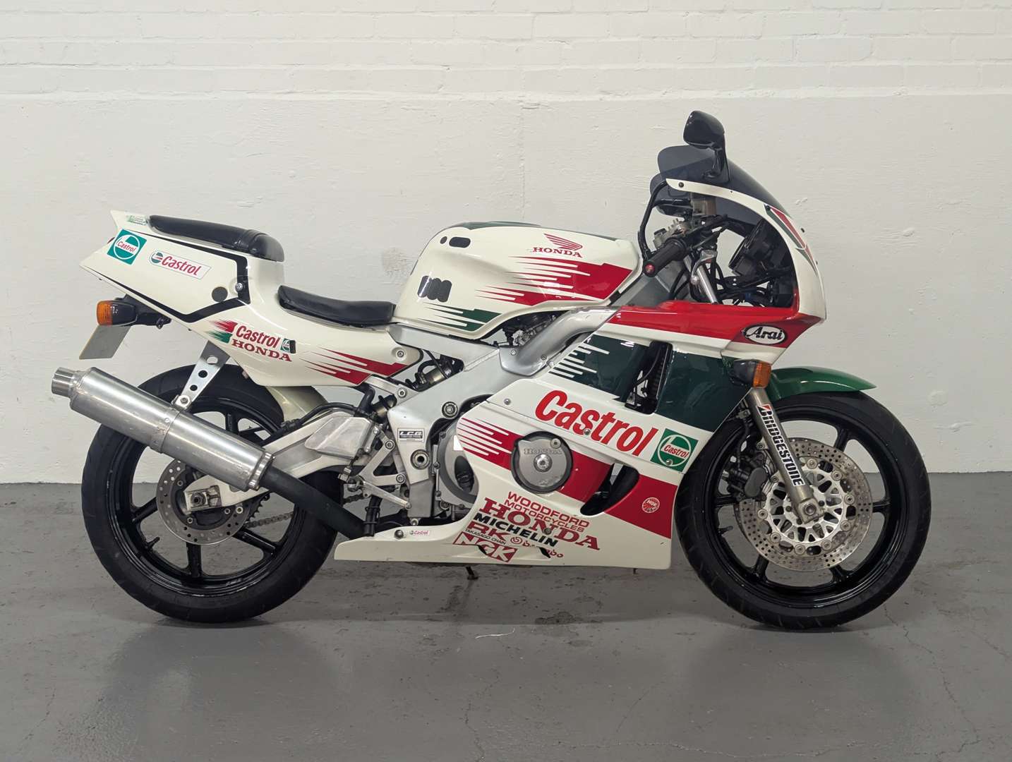 <p>1991 HONDA CBR 400</p>