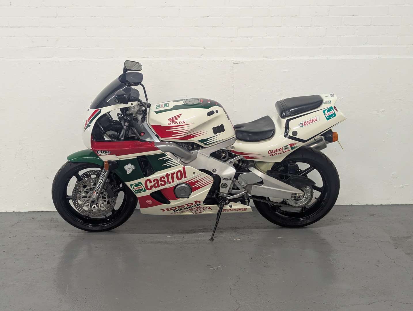 <p>1991 HONDA CBR 400</p>