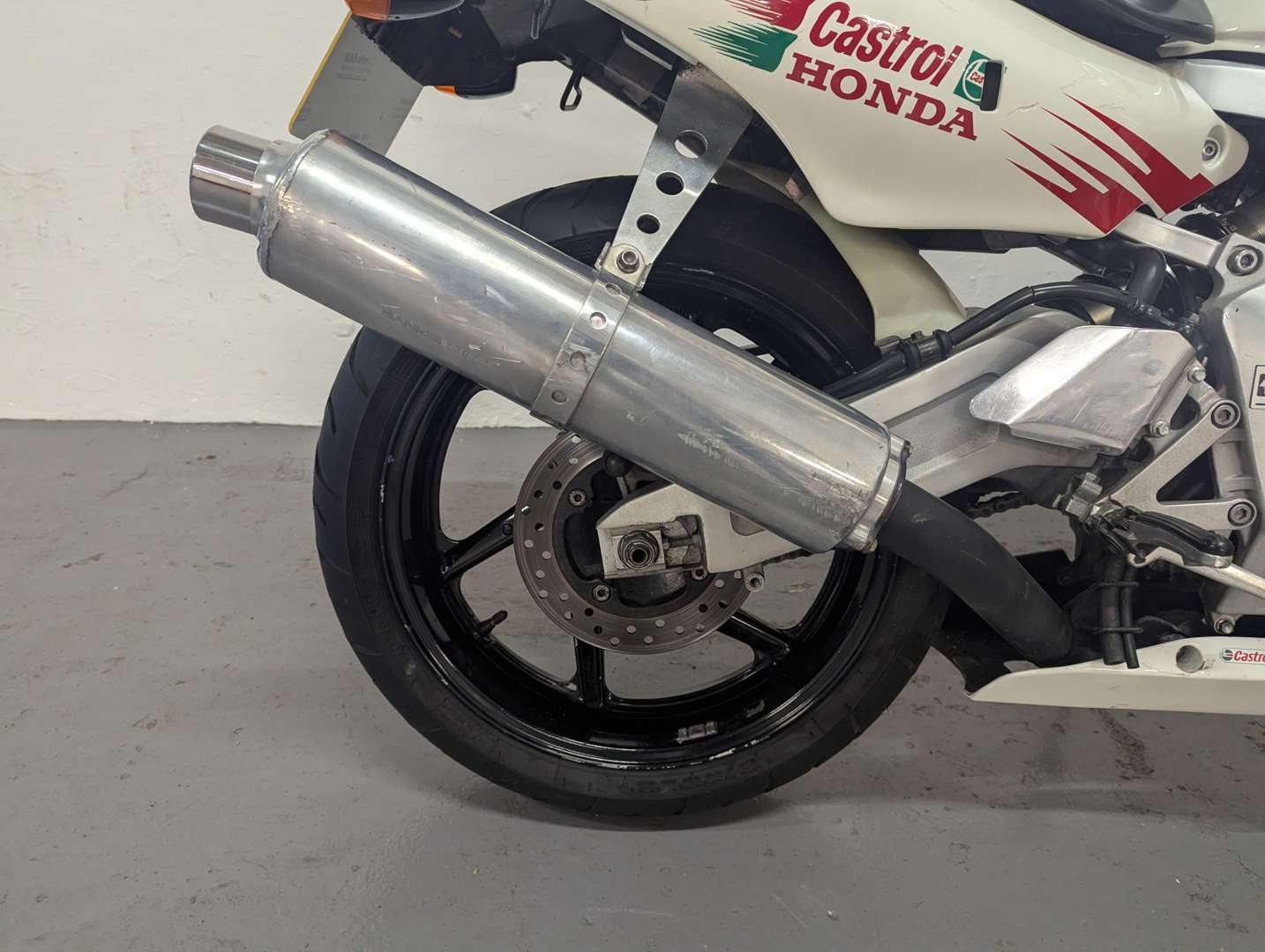 <p>1991 HONDA CBR 400</p>