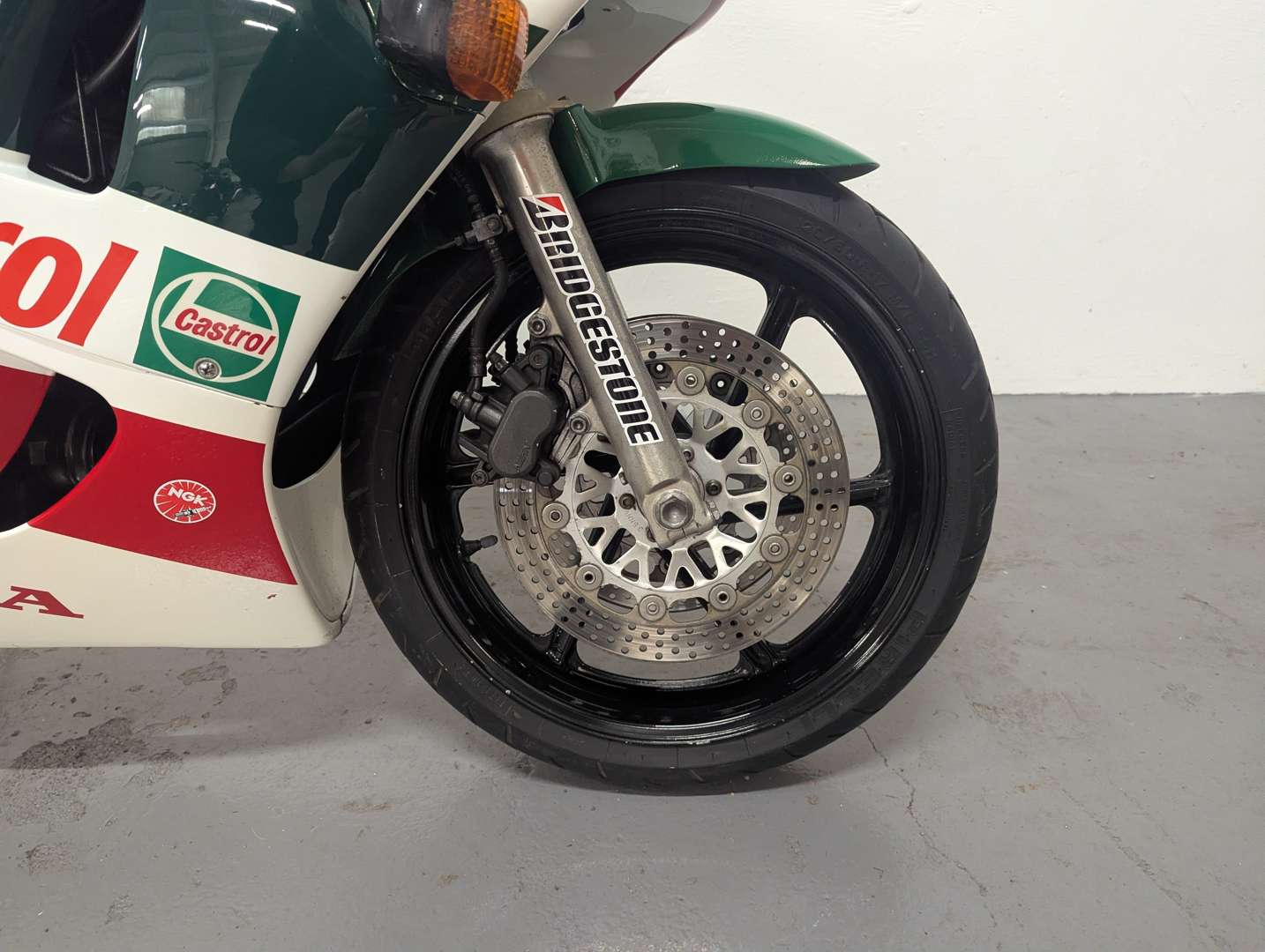 <p>1991 HONDA CBR 400</p>