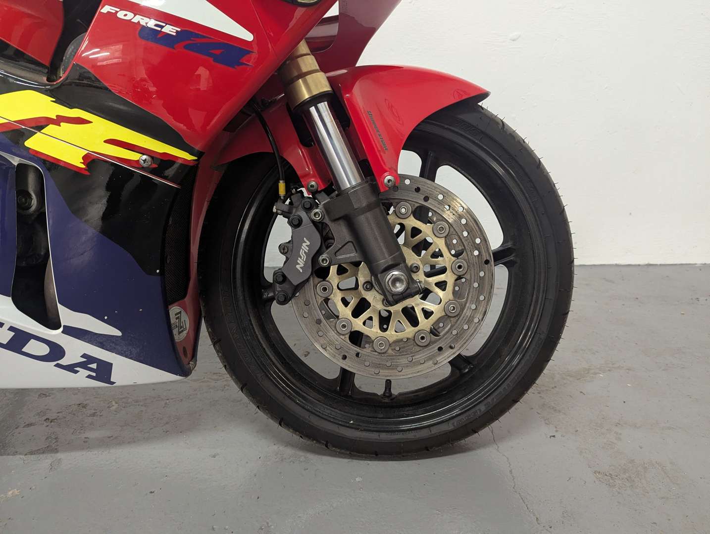 <p>1997 HONDA RVF 400CC</p>