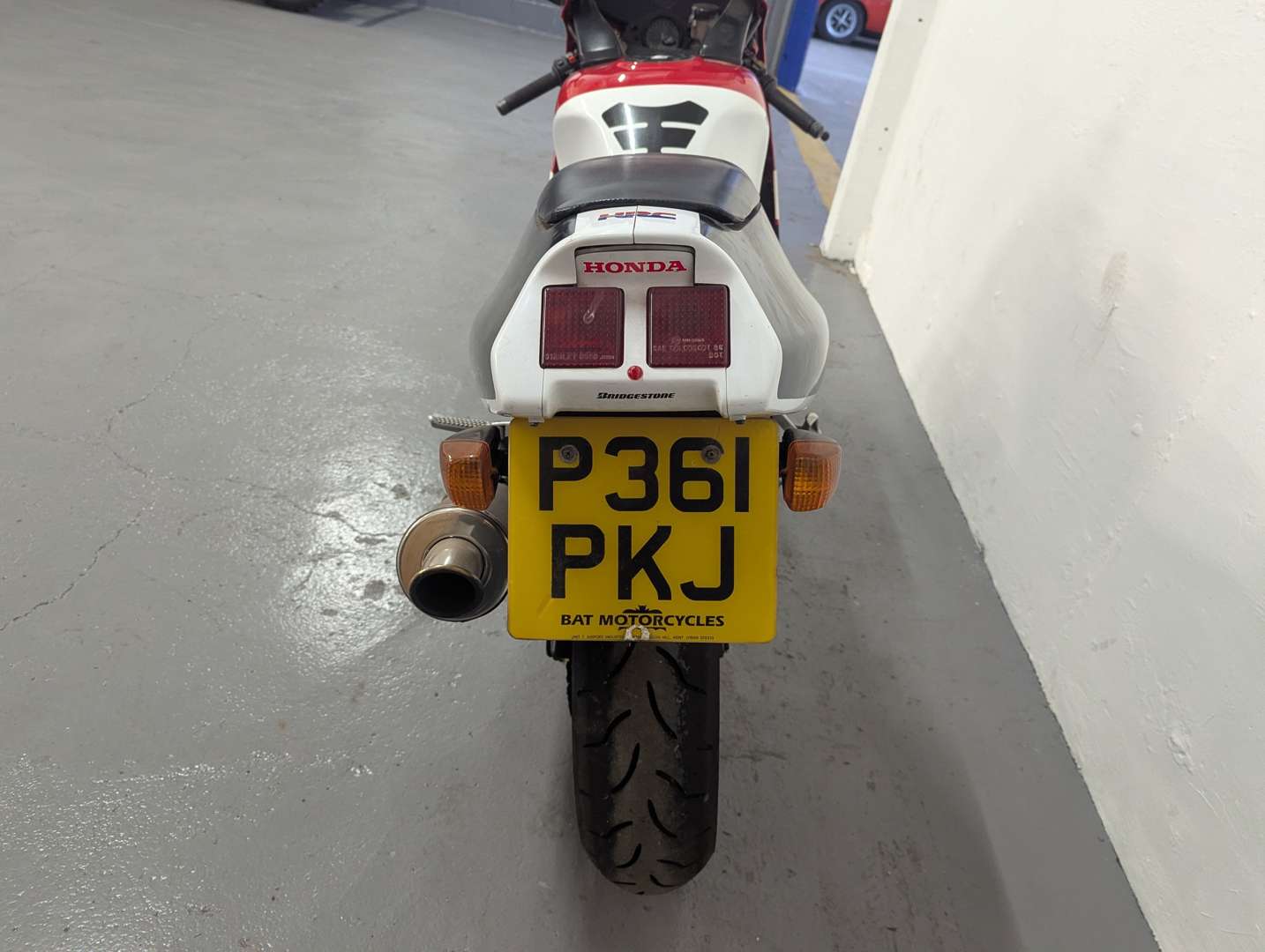 <p>1997 HONDA RVF 400CC</p>