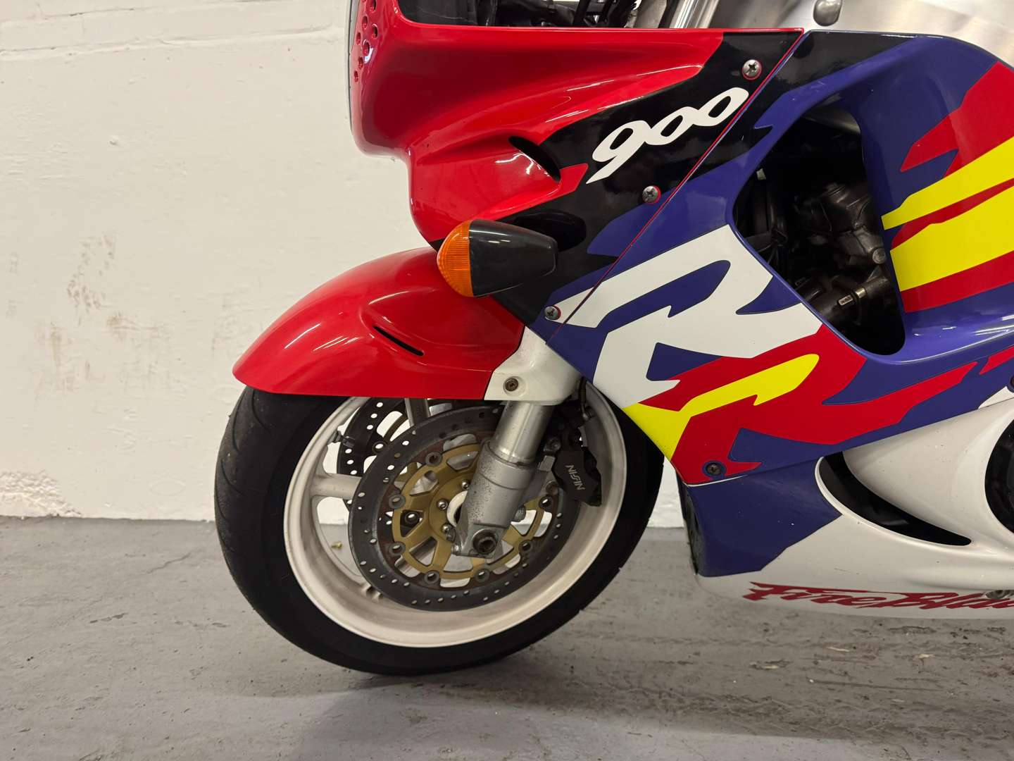 <p>1996 HONDA CBR FIREBLADE 900CC</p>
