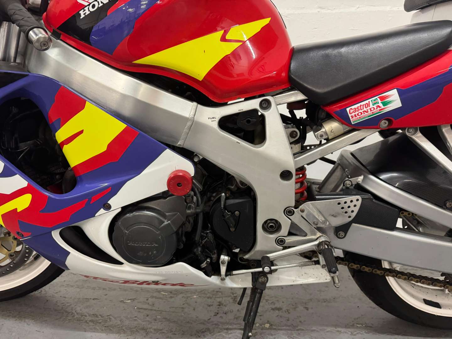 <p>1996 HONDA CBR FIREBLADE 900CC</p>