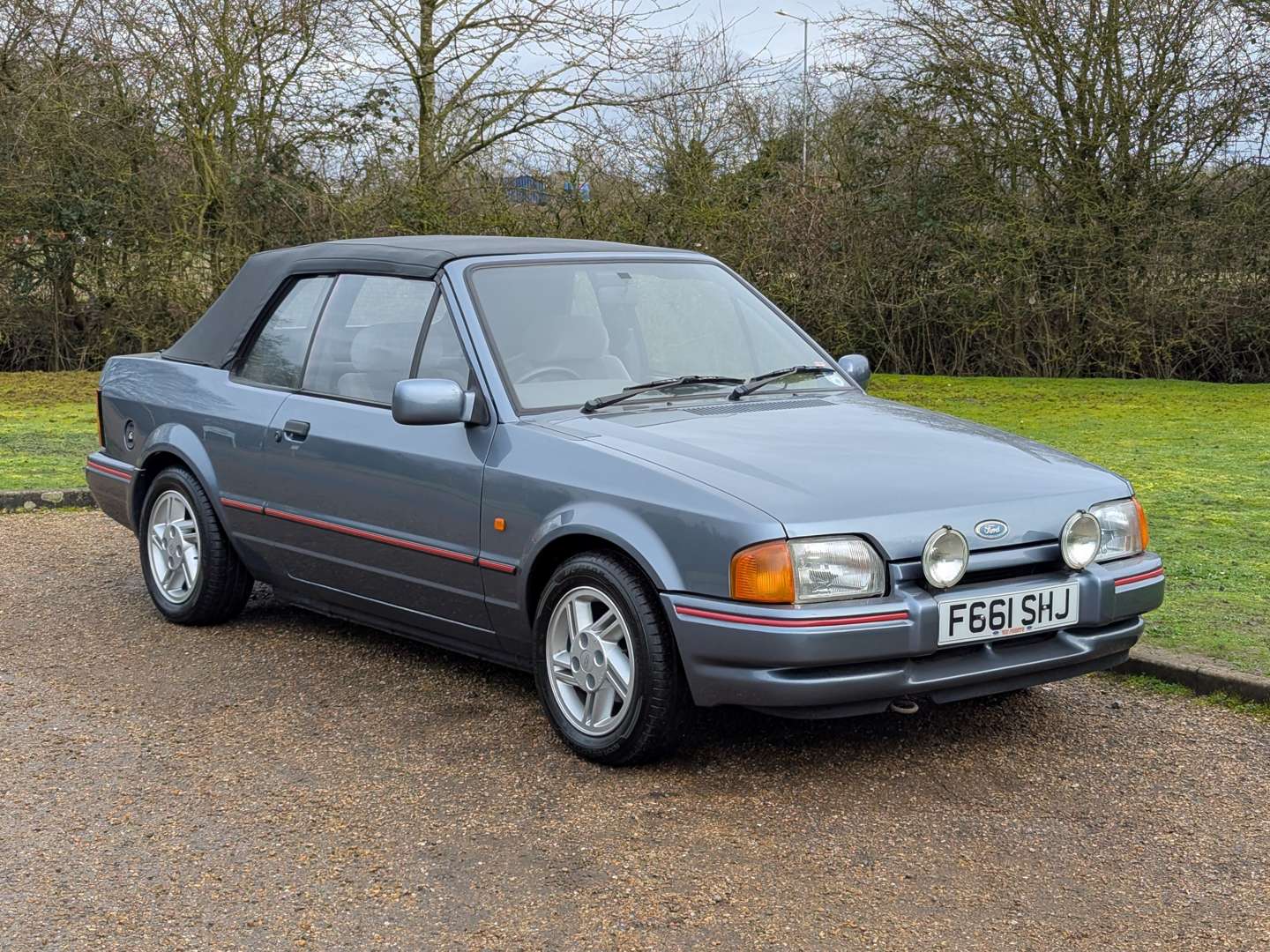 <p>1989 FORD ESCORT 1.6I CABRIOLET</p>
