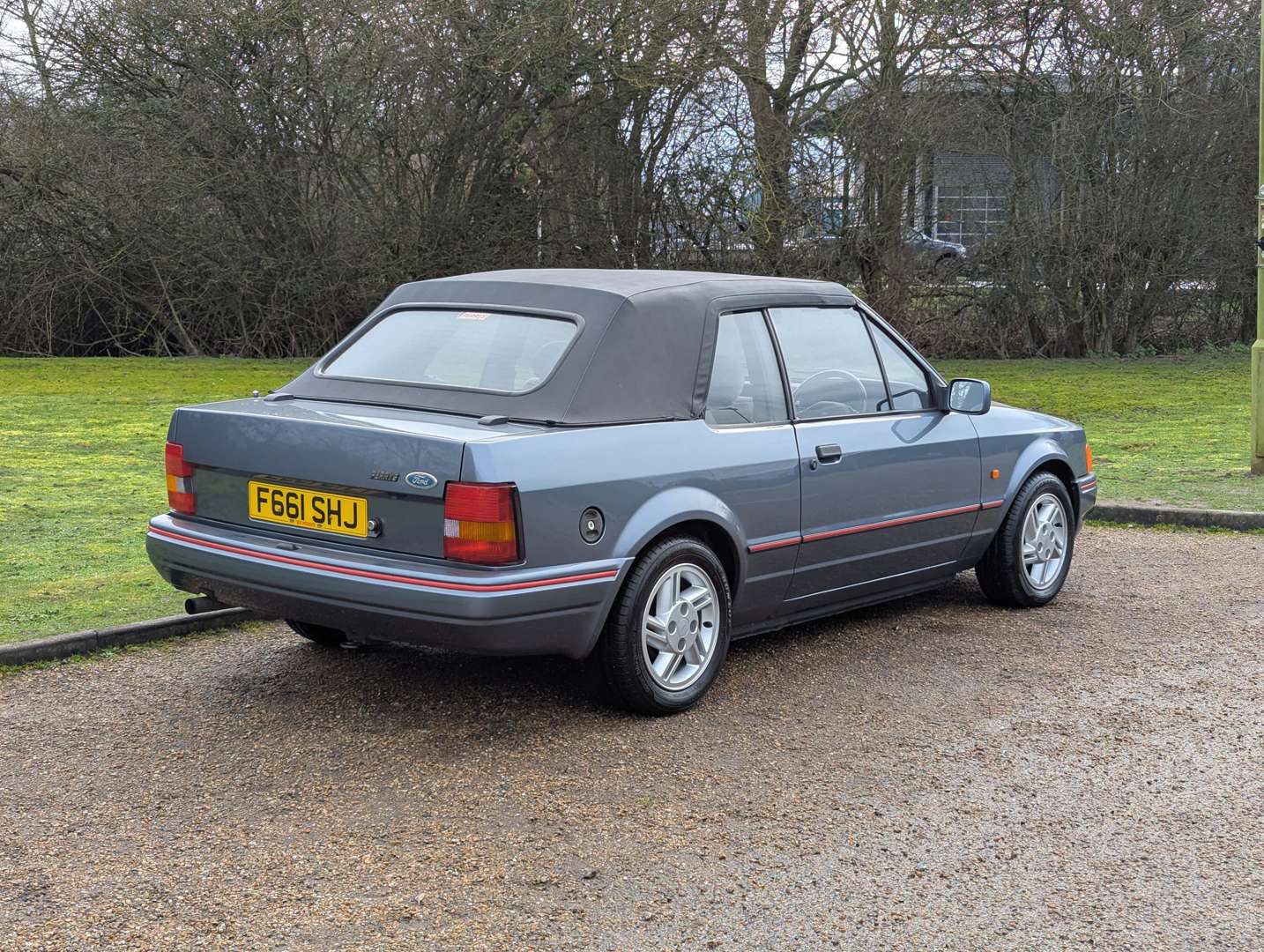 <p>1989 FORD ESCORT 1.6I CABRIOLET</p>
