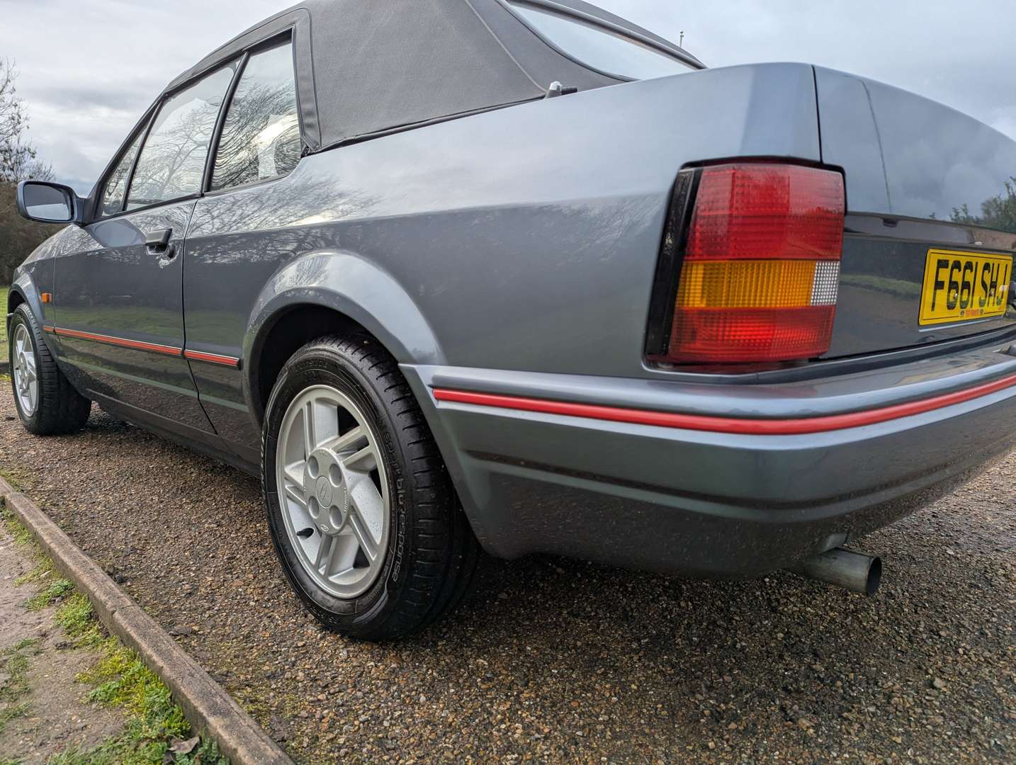 <p>1989 FORD ESCORT 1.6I CABRIOLET</p>