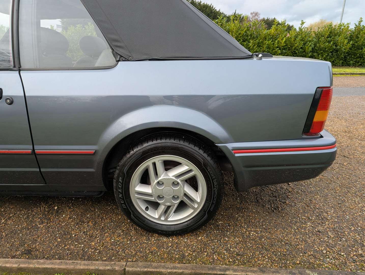 <p>1989 FORD ESCORT 1.6I CABRIOLET</p>