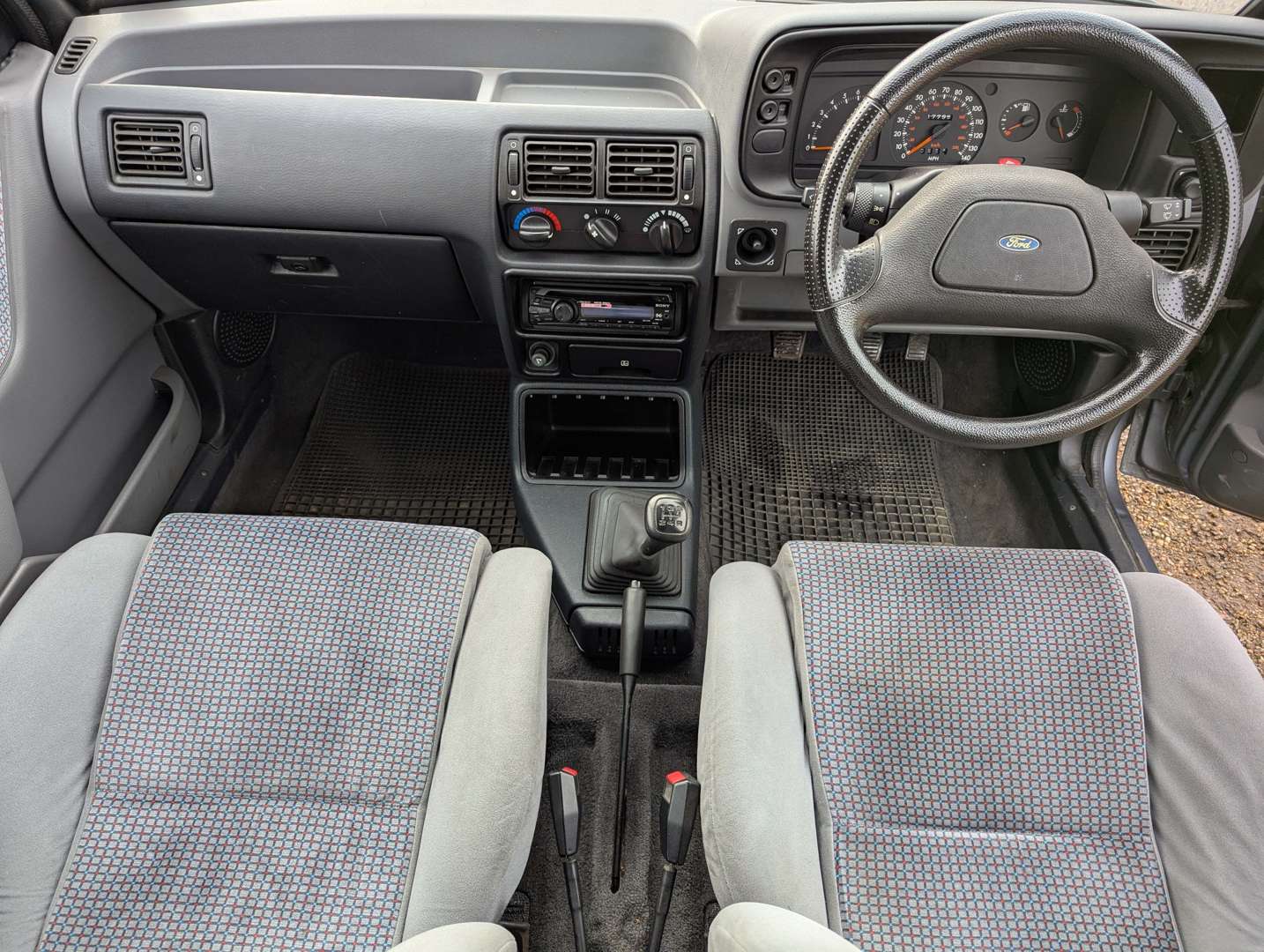 <p>1989 FORD ESCORT 1.6I CABRIOLET</p>