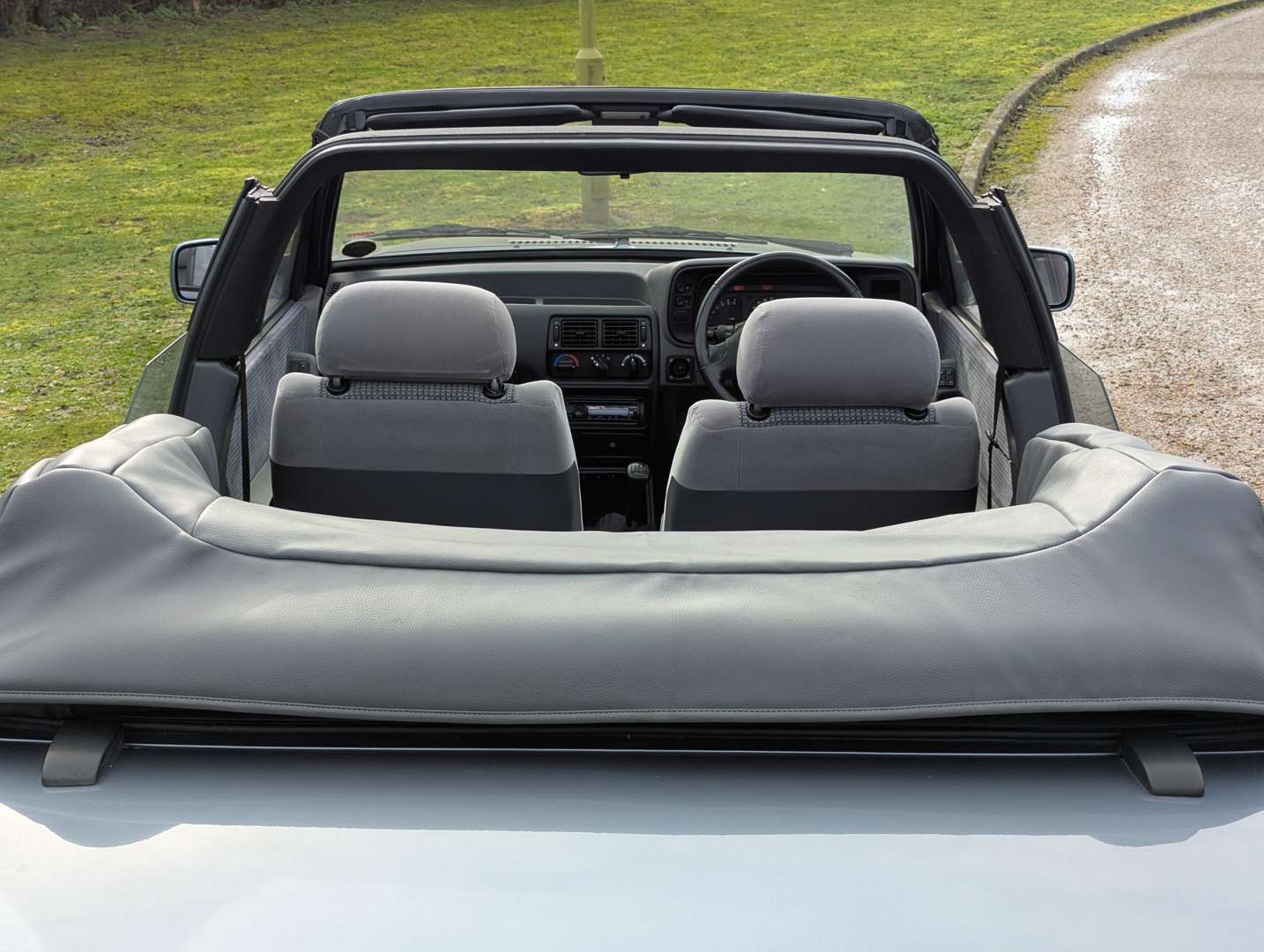 <p>1989 FORD ESCORT 1.6I CABRIOLET</p>