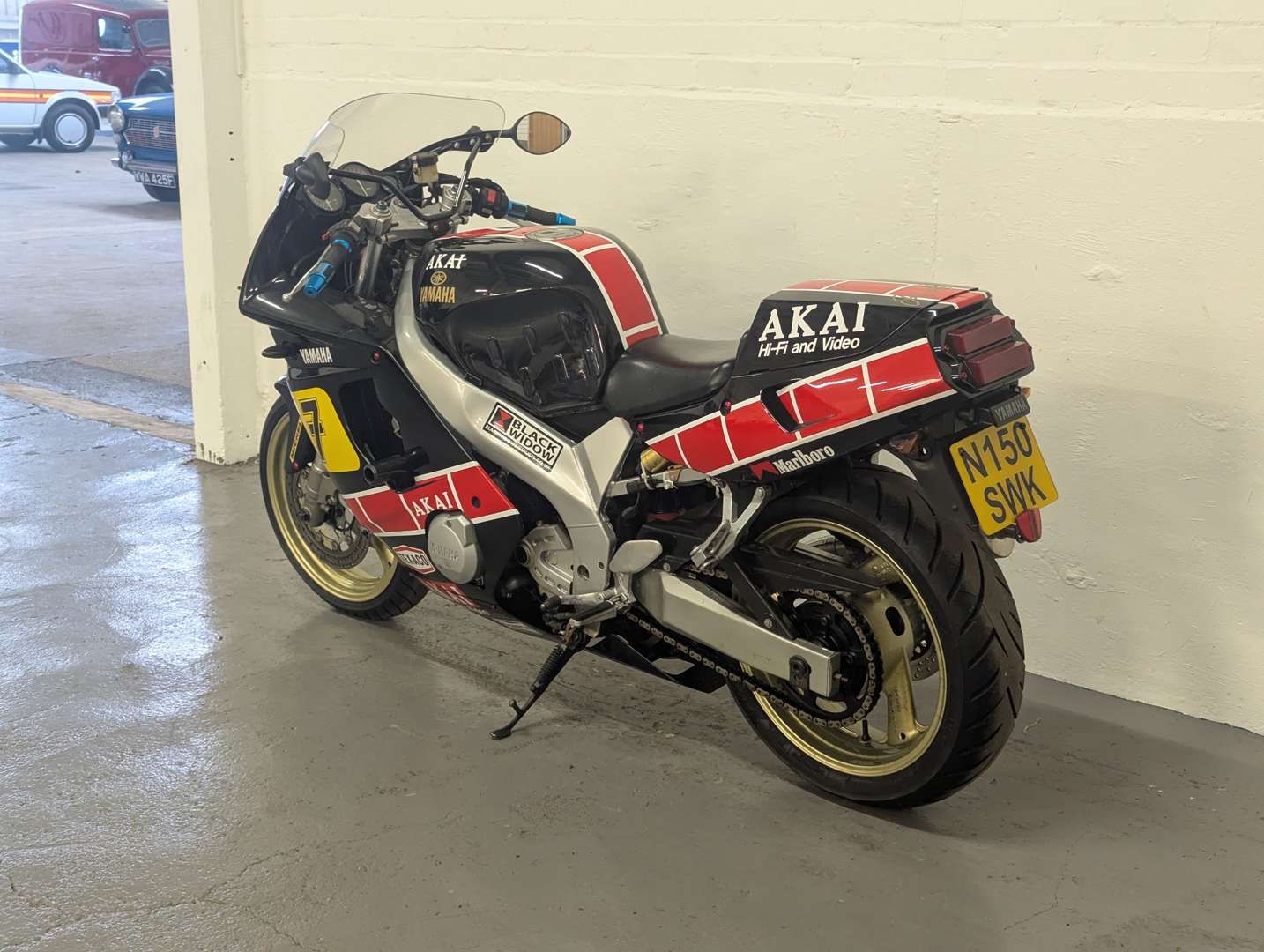 <p>1995 YAMAHA FZR 600</p>