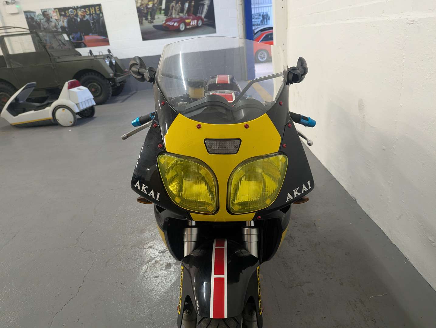 <p>1995 YAMAHA FZR 600</p>