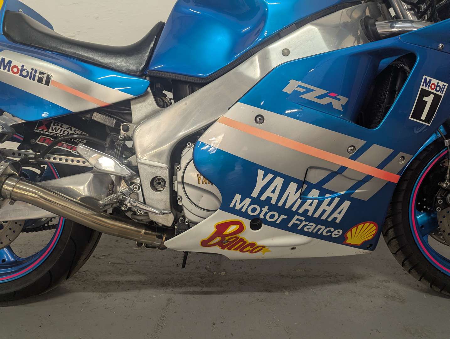 <p>1990 YAMAHA FZR 1000</p>