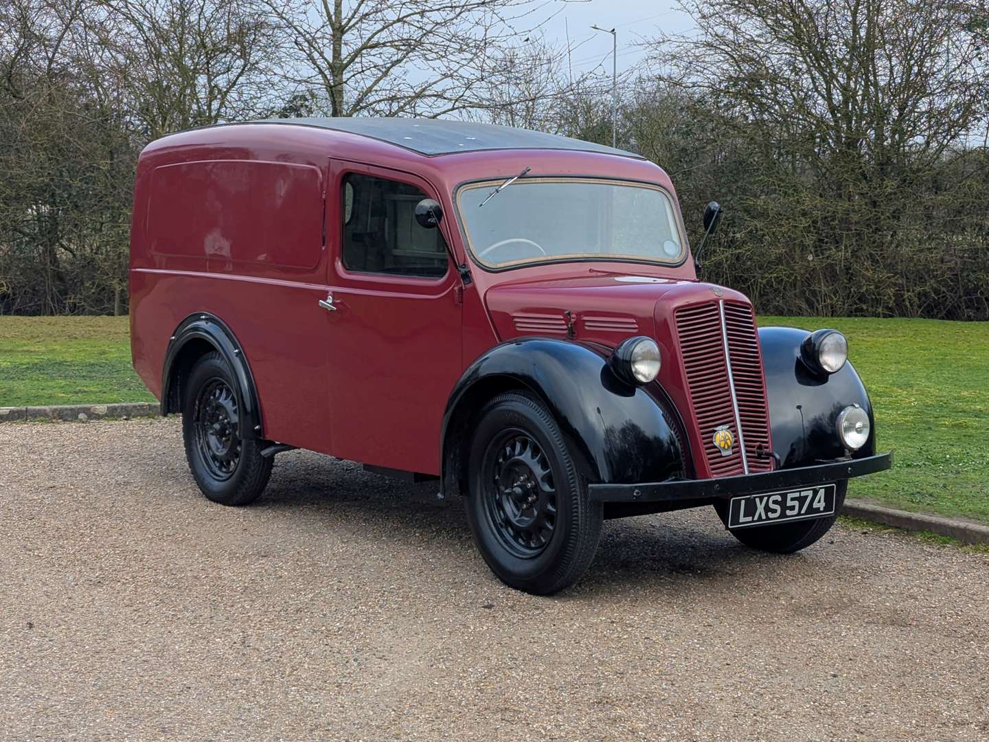 <p>1948 MORRIS Y VAN</p>