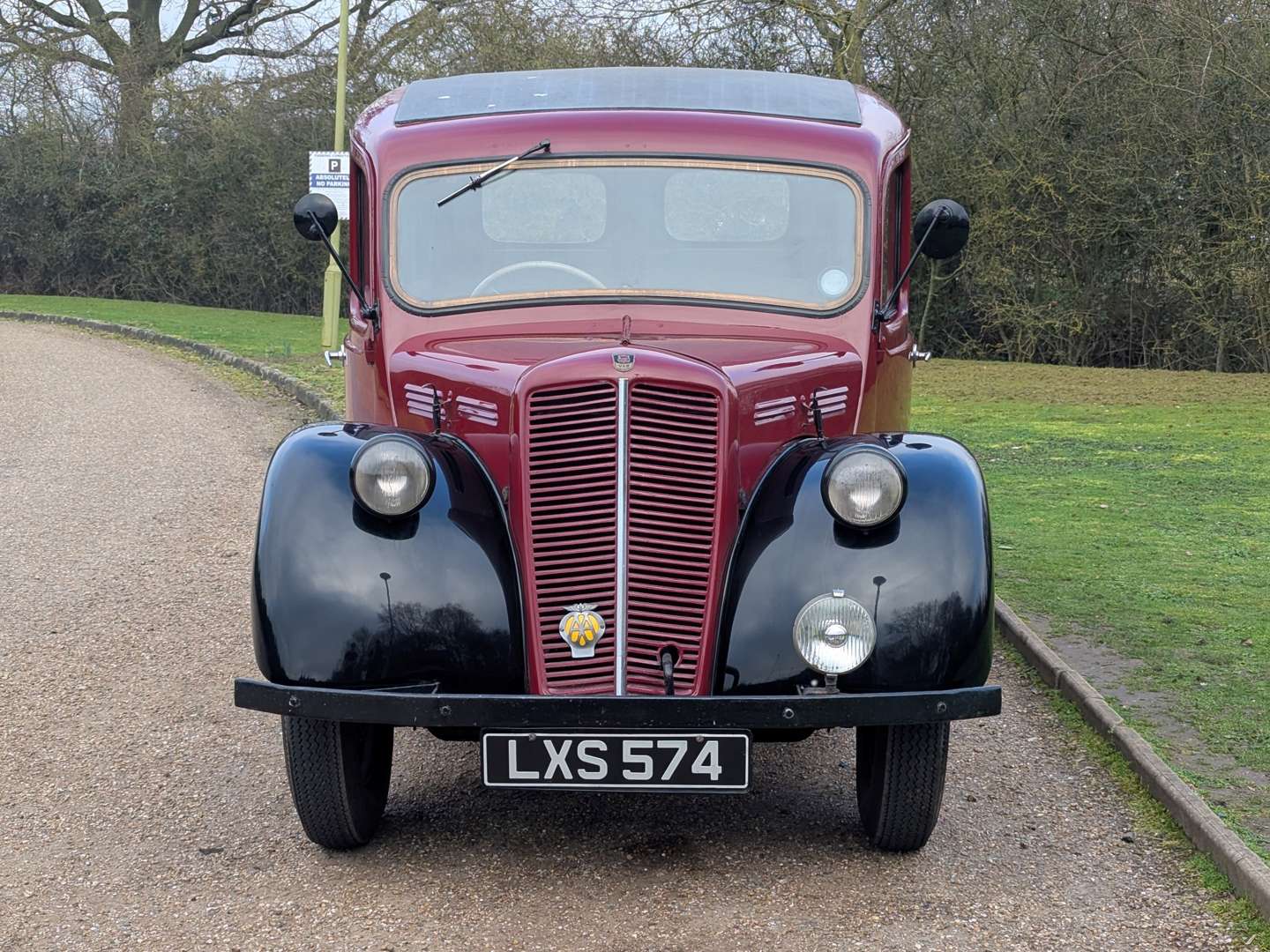 <p>1948 MORRIS Y VAN</p>