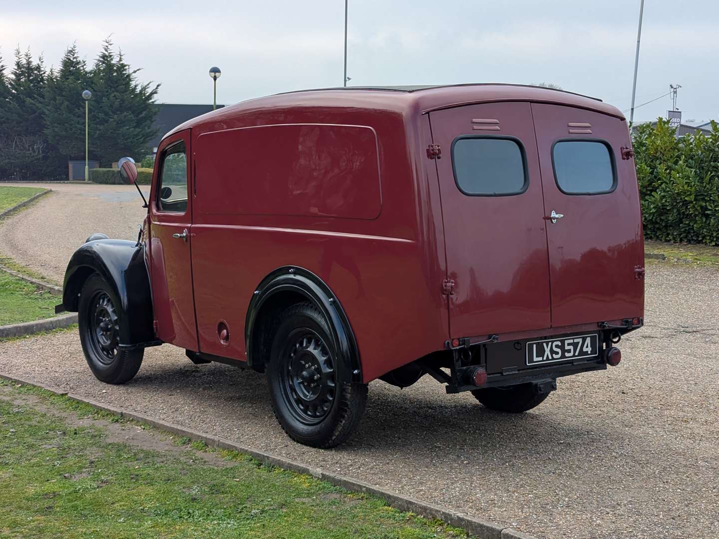 <p>1948 MORRIS Y VAN</p>