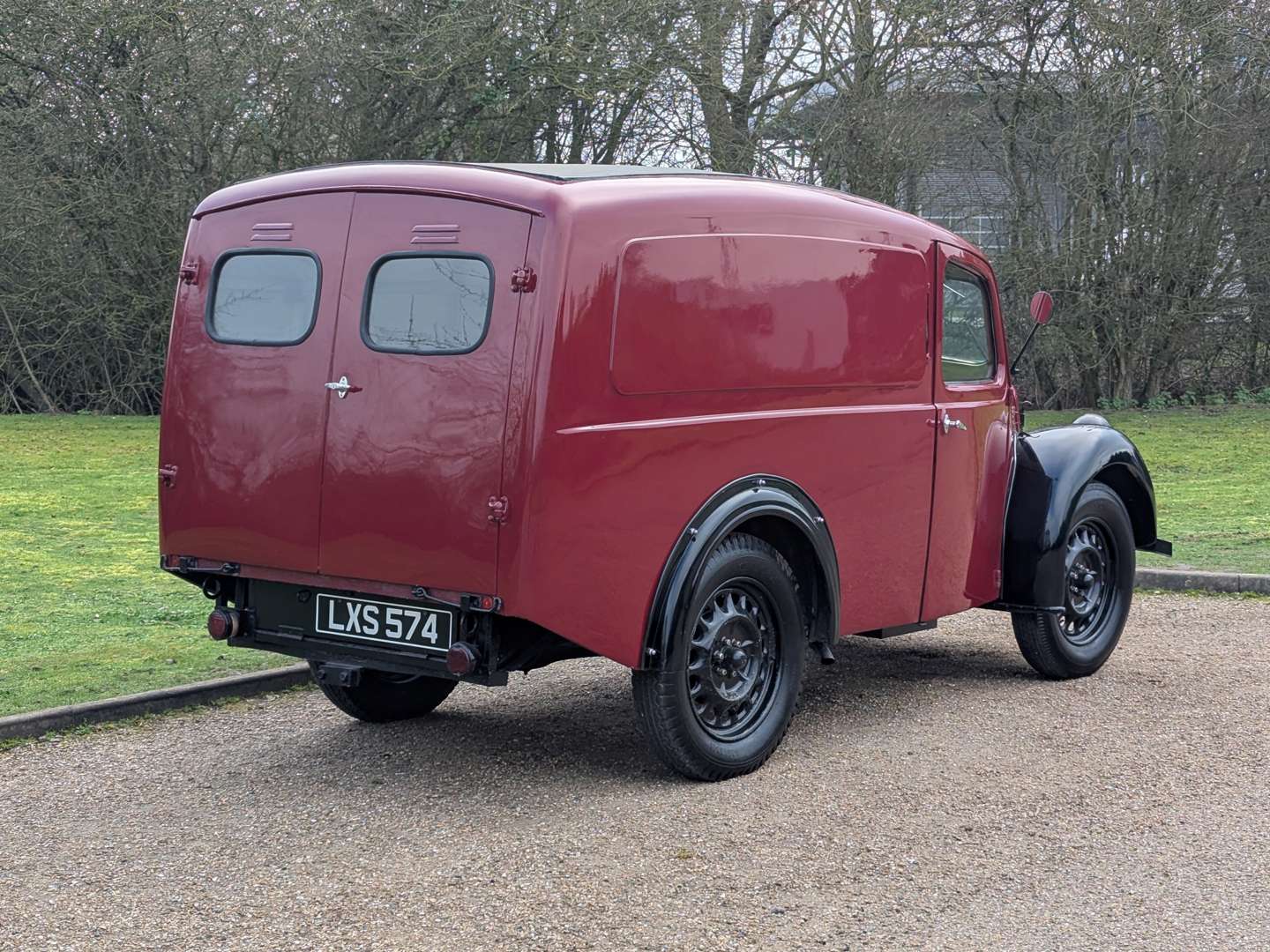 <p>1948 MORRIS Y VAN</p>