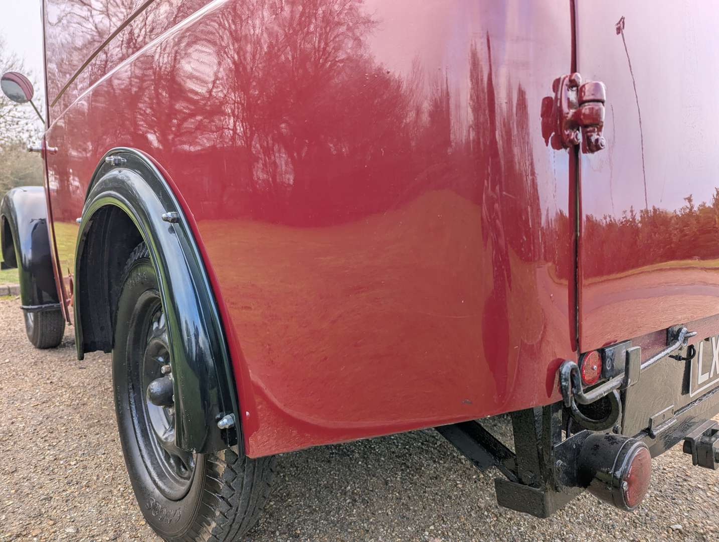 <p>1948 MORRIS Y VAN</p>