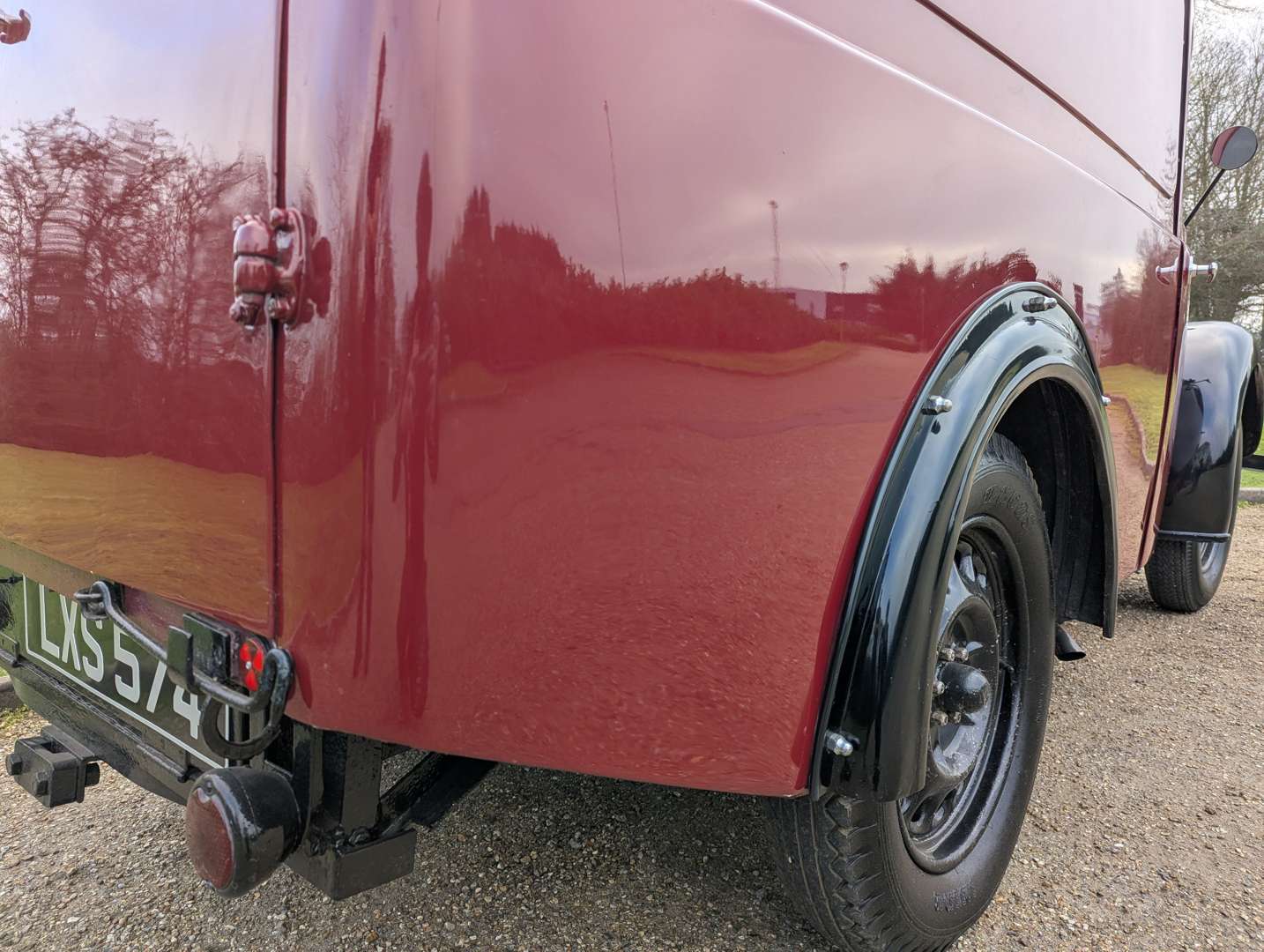 <p>1948 MORRIS Y VAN</p>