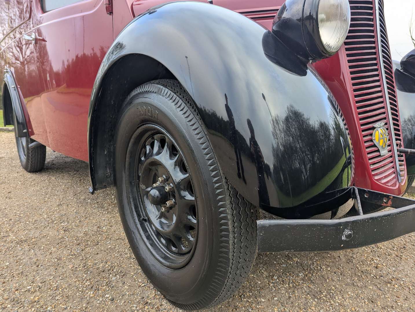 <p>1948 MORRIS Y VAN</p>