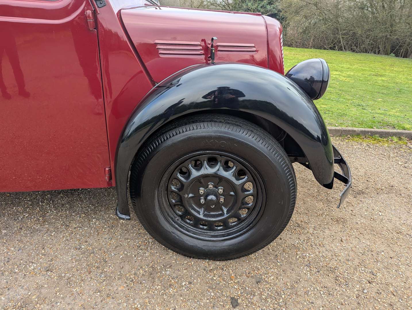 <p>1948 MORRIS Y VAN</p>