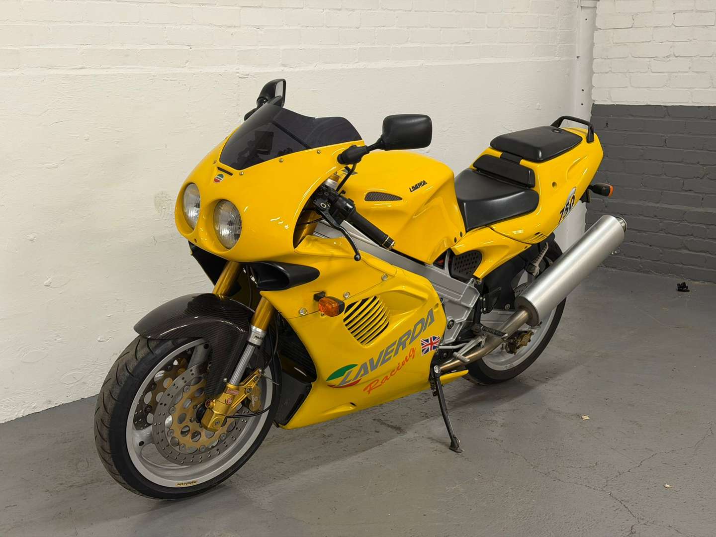<p>2000 LAVERDA 750S</p>