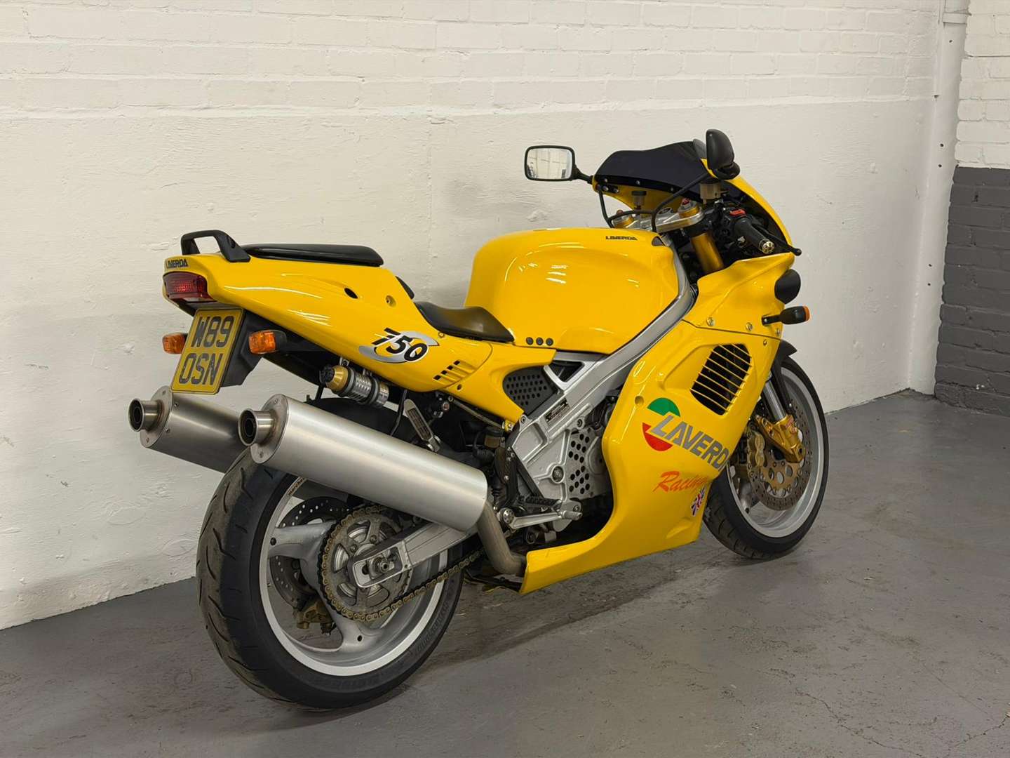 <p>2000 LAVERDA 750S</p>