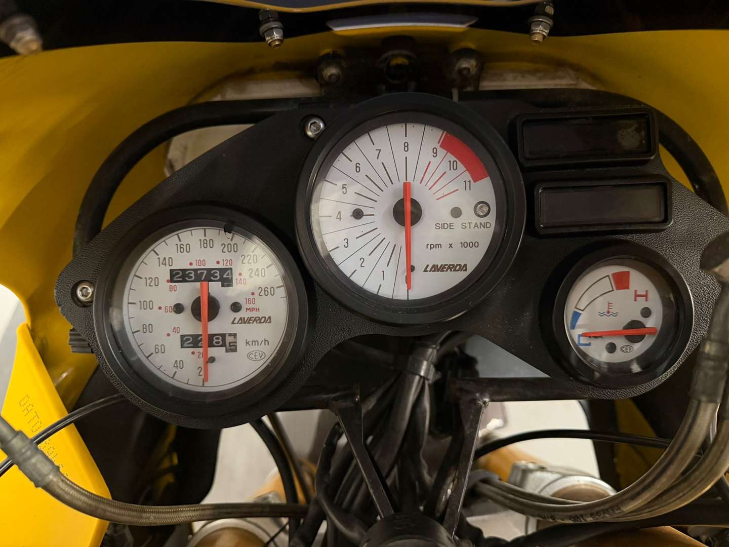 <p>2000 LAVERDA 750S</p>