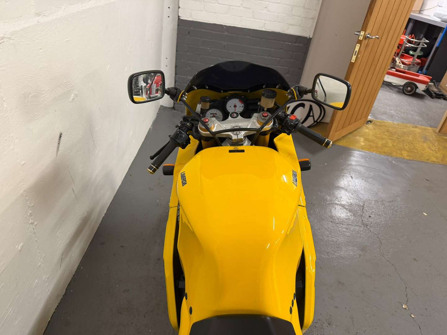 <p>2000 LAVERDA 750S</p>