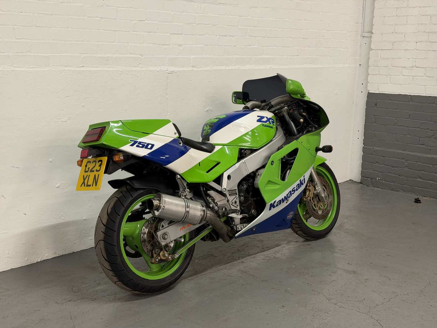 <p>1989 KAWASAKI ZX 750</p>