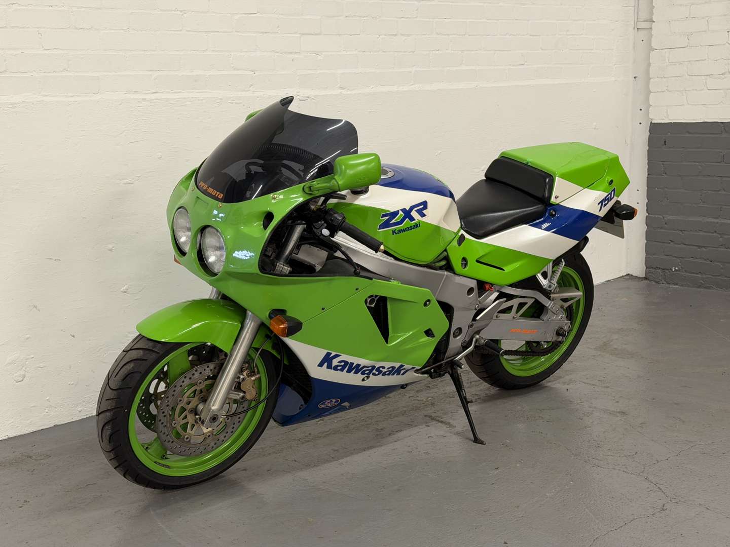 <p>1989 KAWASAKI ZX 750</p>