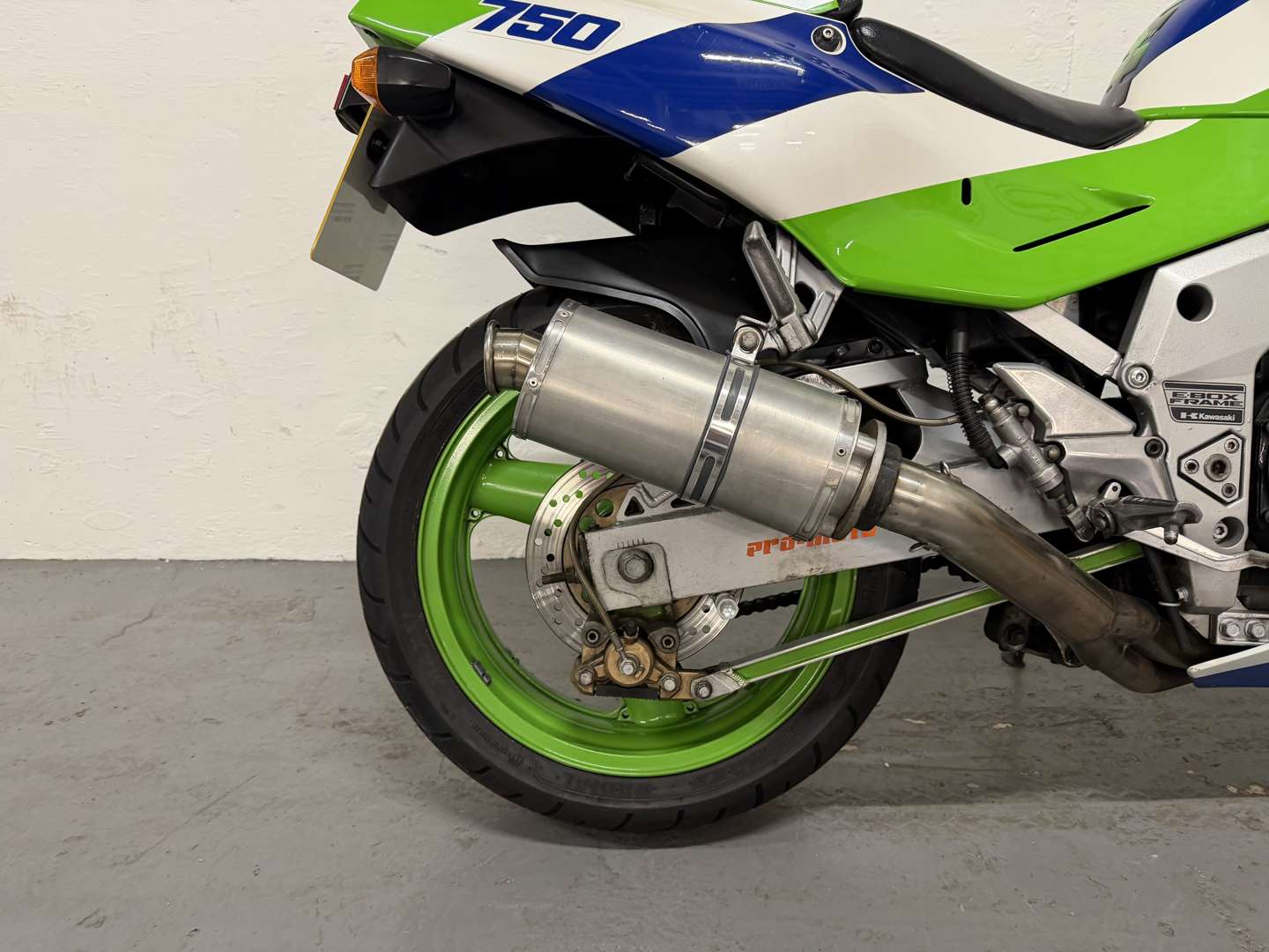 <p>1989 KAWASAKI ZX 750</p>