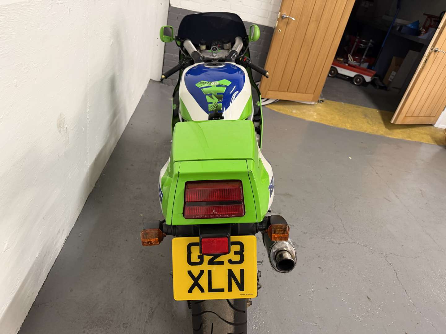 <p>1989 KAWASAKI ZX 750</p>