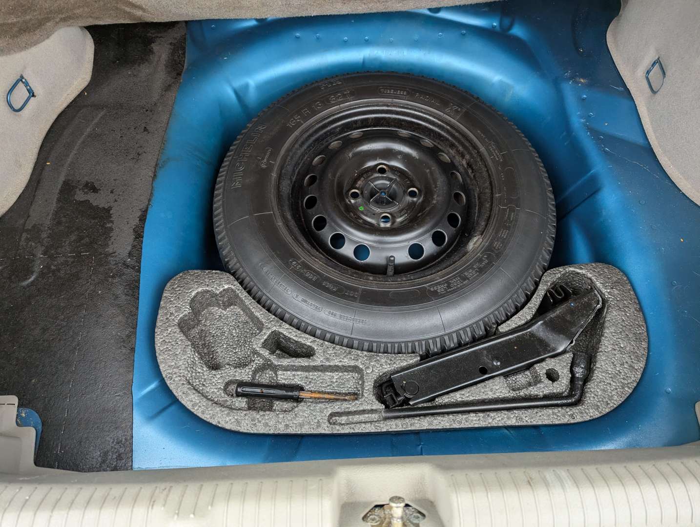 <p>1992 VAUXHALL CAVALIER AUTO</p>