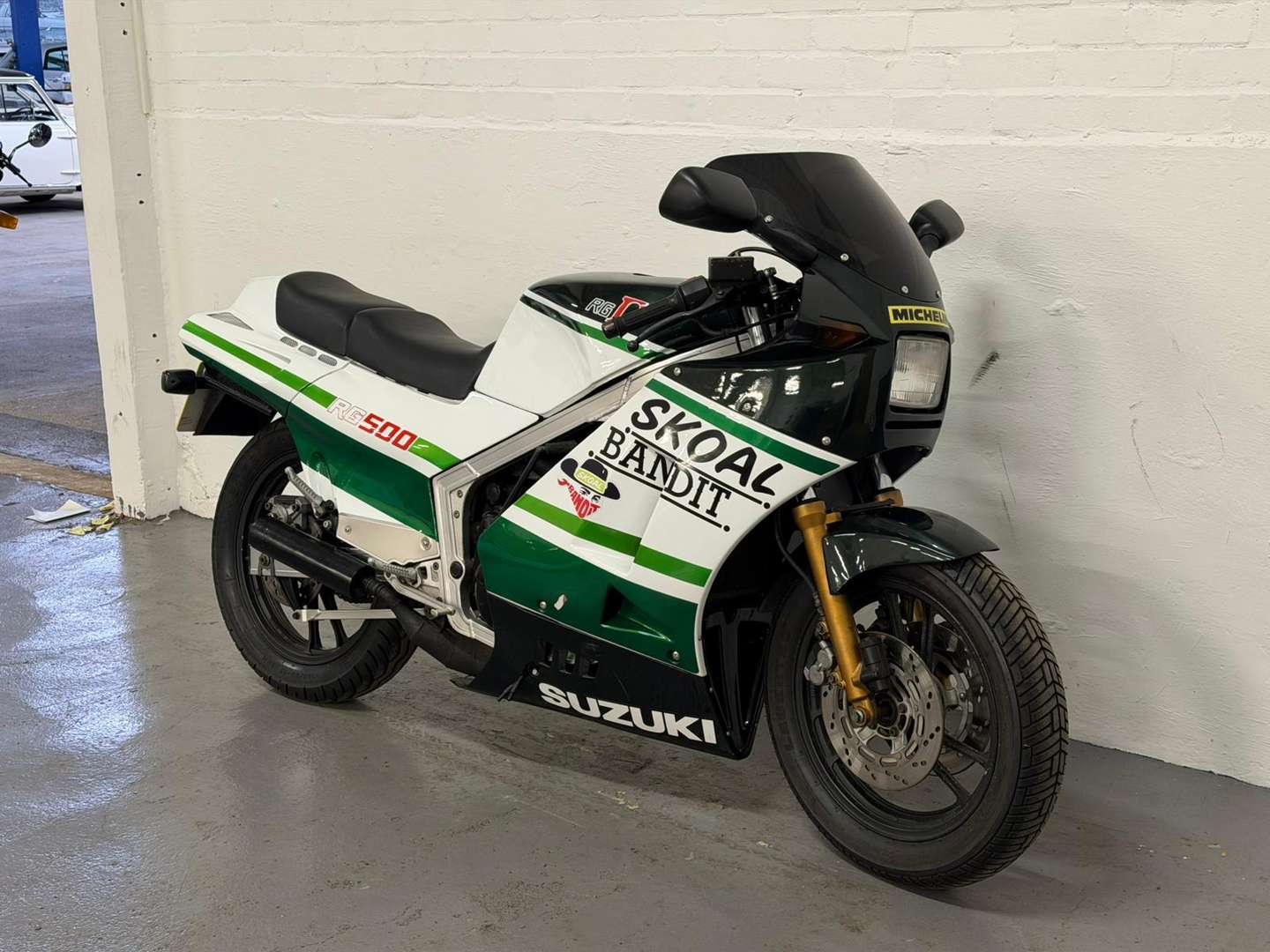 <p>1986 SUZUKI RG400</p>