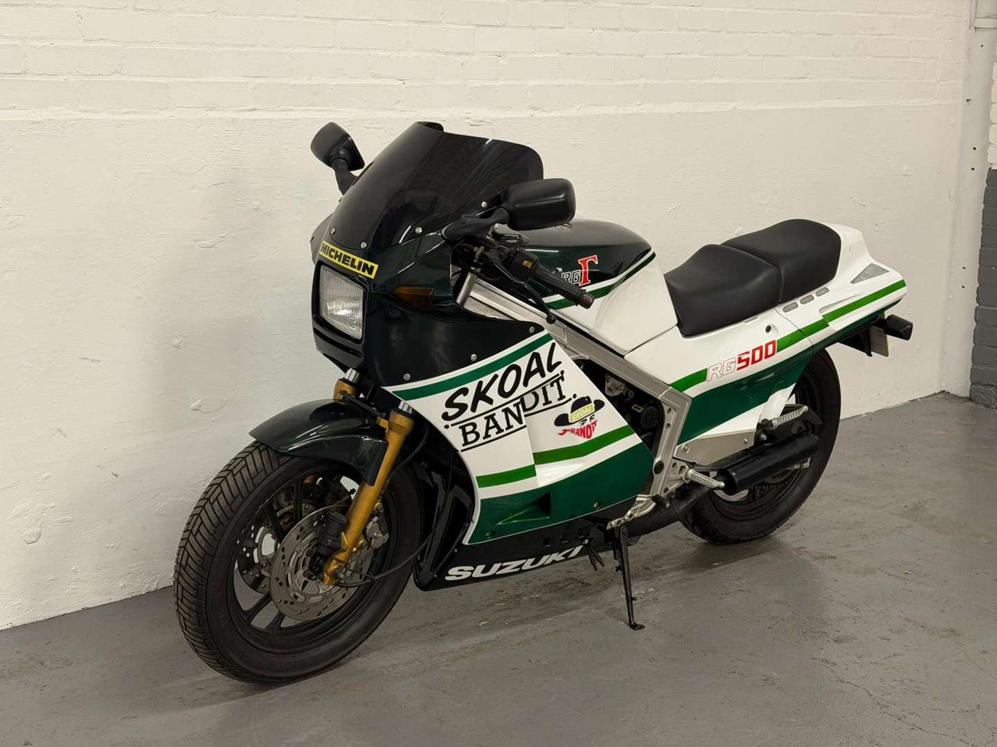 <p>1986 SUZUKI RG400</p>