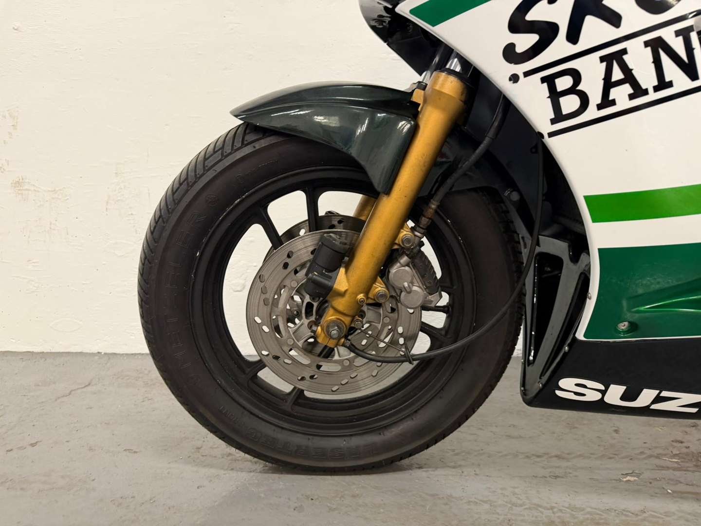 <p>1986 SUZUKI RG400</p>