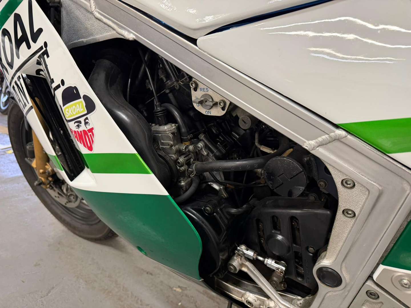 <p>1986 SUZUKI RG400</p>