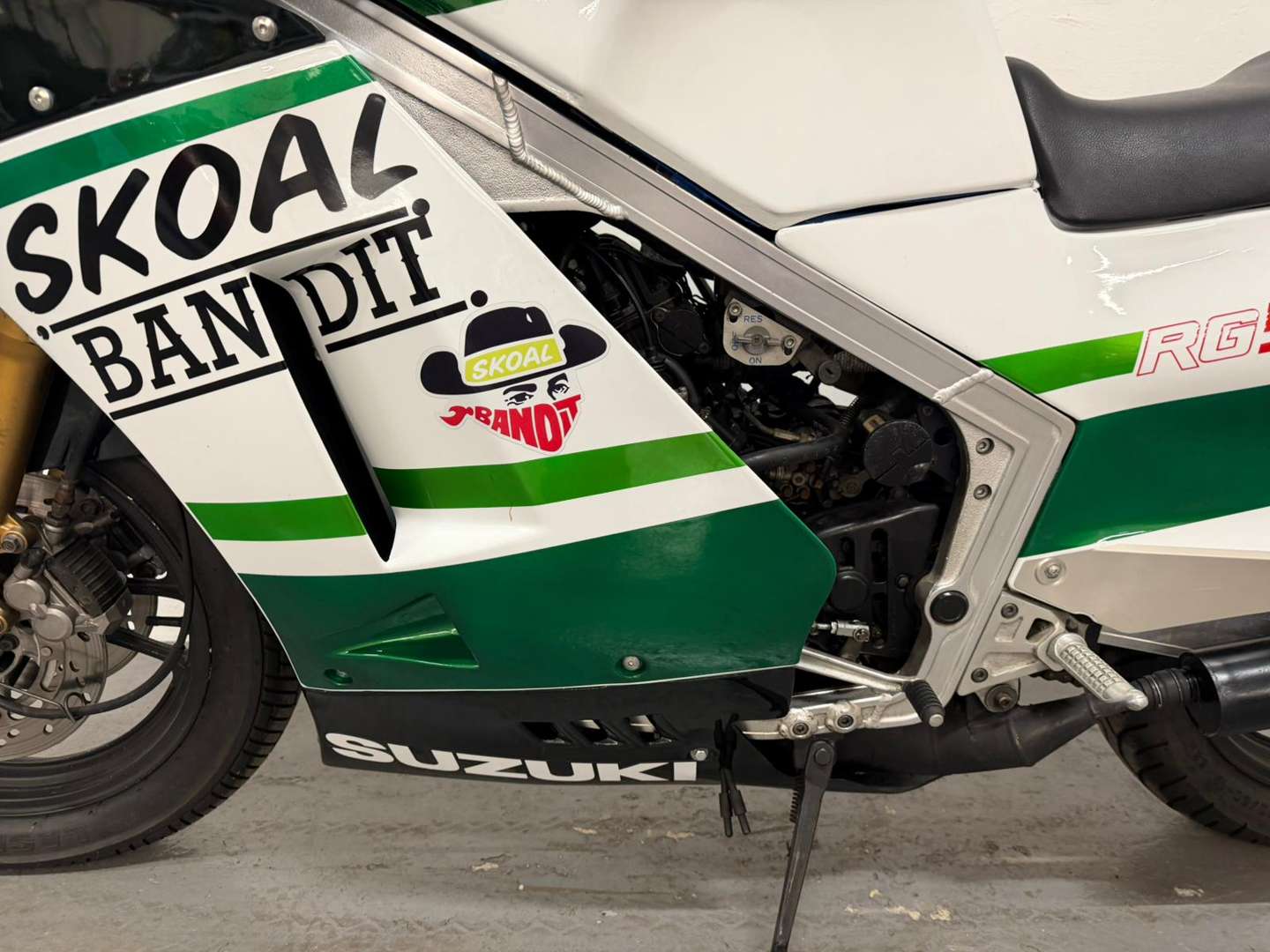 <p>1986 SUZUKI RG400</p>