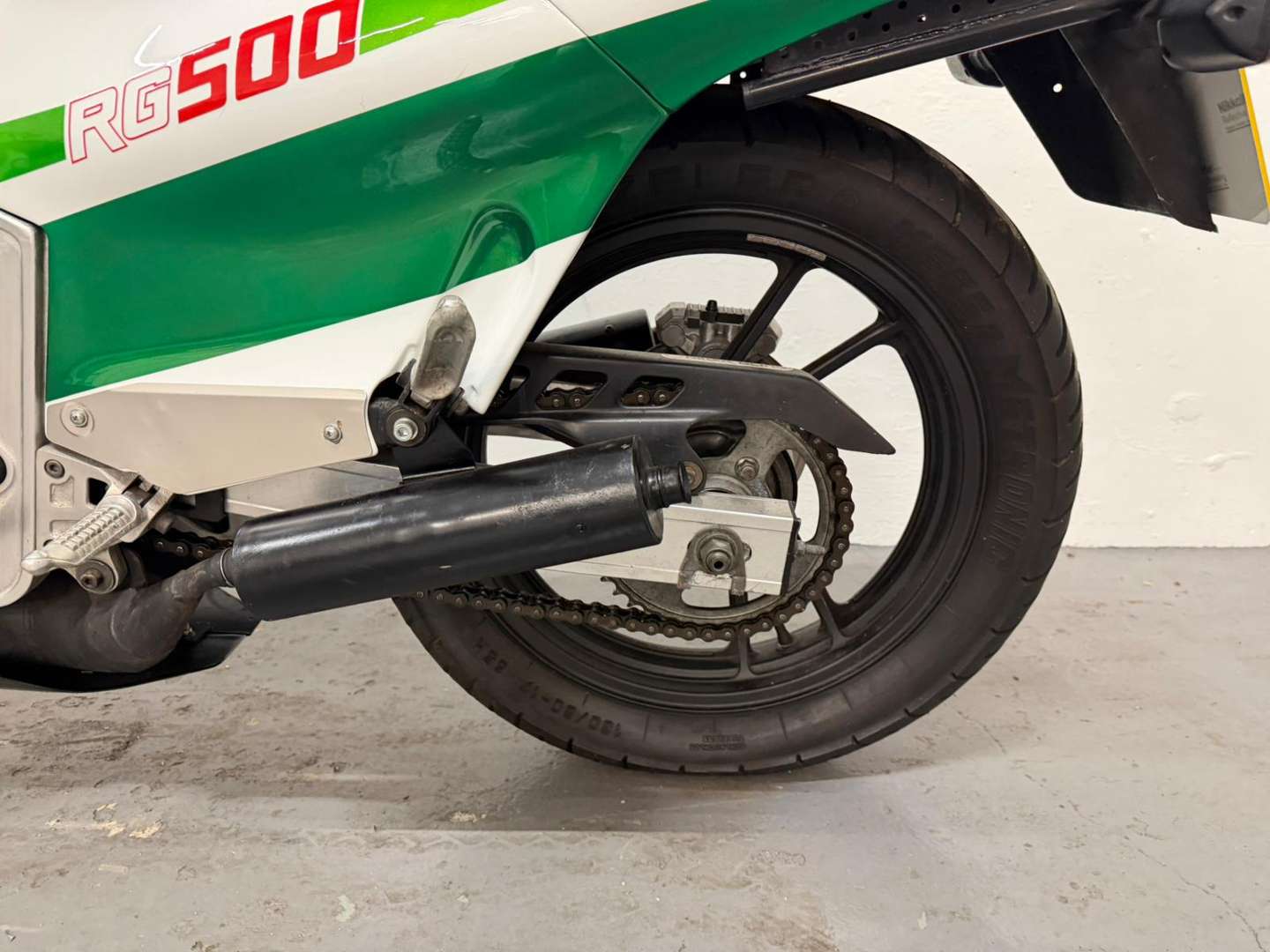 <p>1986 SUZUKI RG400</p>