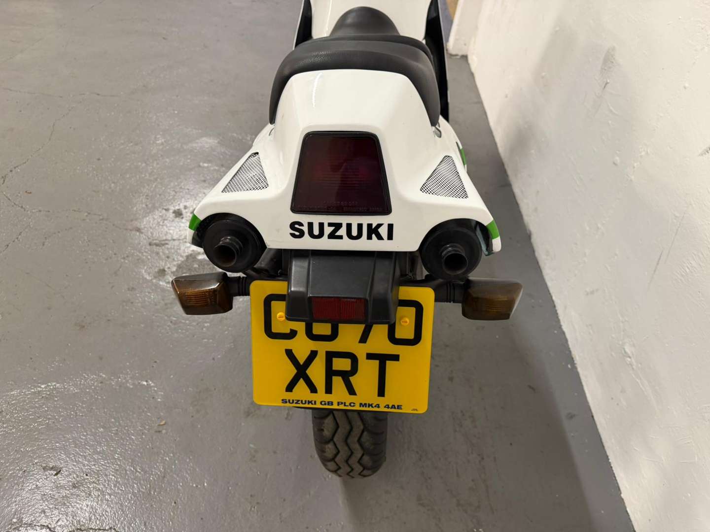 <p>1986 SUZUKI RG400</p>